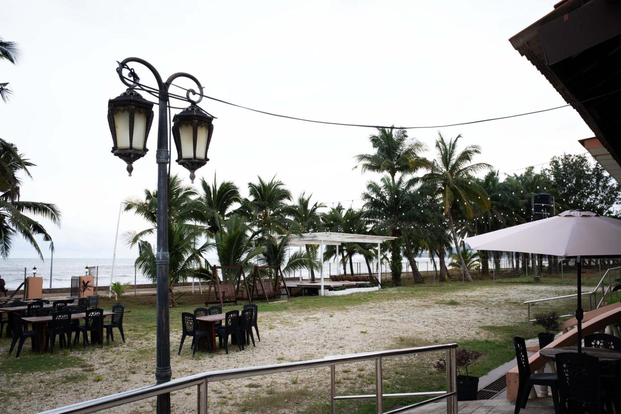 Blackstone Beach Resort Kuantan Kültér fotó